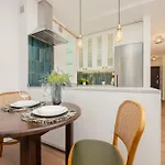 Διαμέρισμα Marszalkowska Stylish With Balcony Center By Renters *
