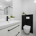 Marszalkowska Stylish With Balcony Center By Renters شقة *